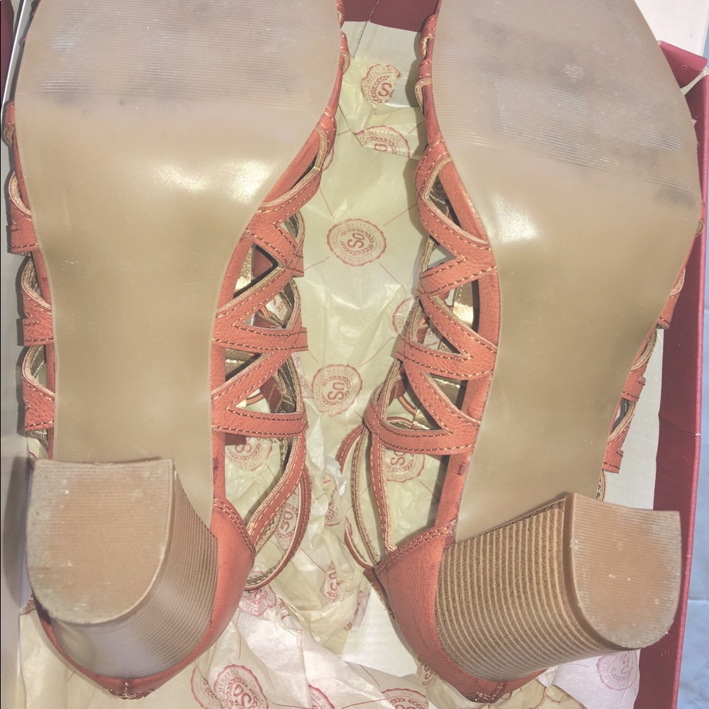 Like New! Cognac Sexy spring and summer heels - Picture 6 of 6